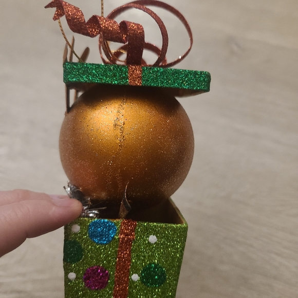 Rudolph present ornament - Picture 2 of 7
